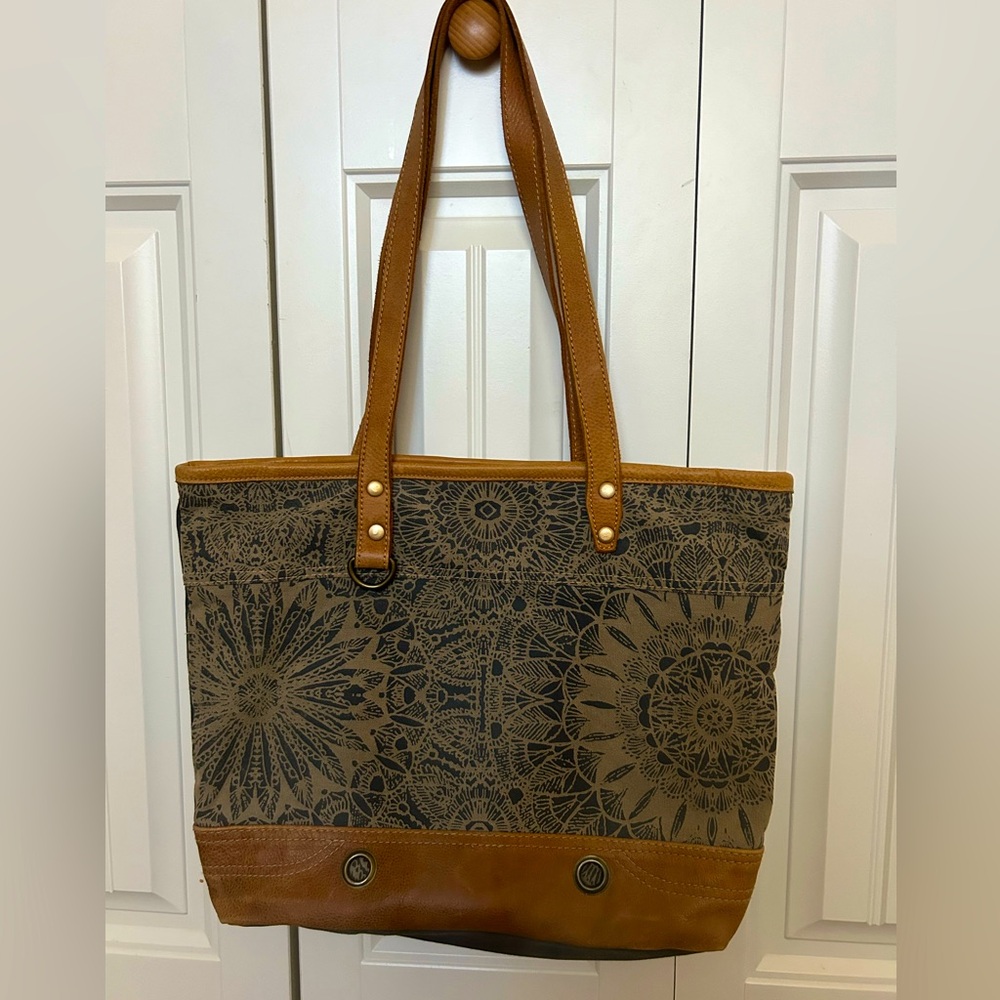 Myra bag large tote beautiful